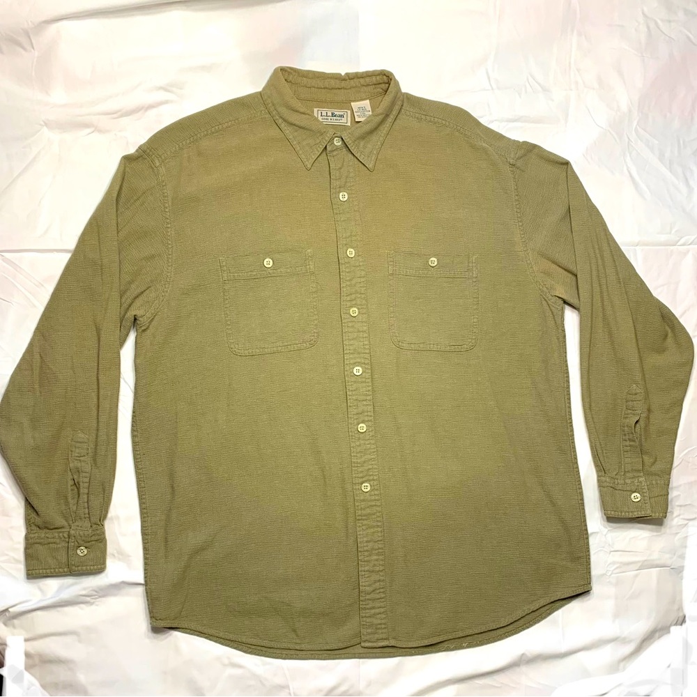 LL Bean men’s cool weave casual long sleeve button down shirt.